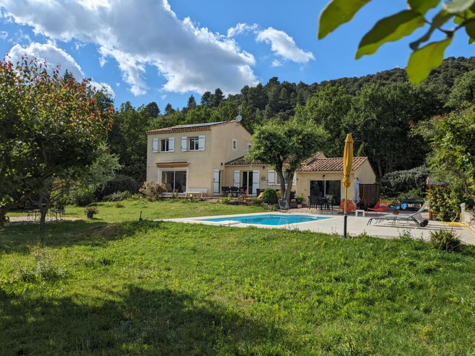 Villa Calme Avec Piscine A Greoux Esterno foto