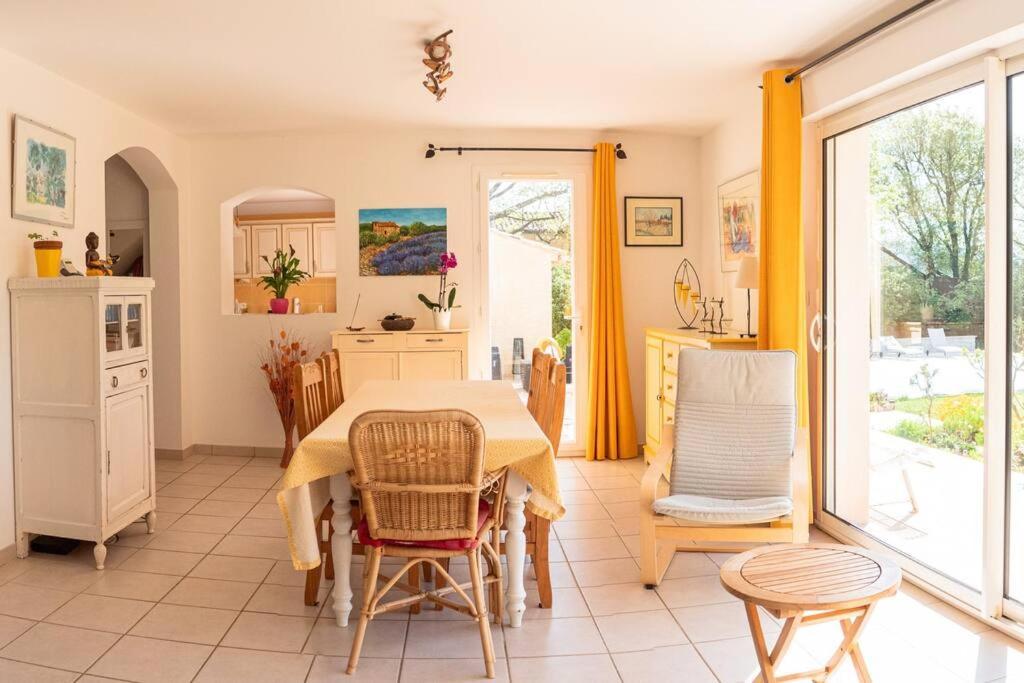 Villa Calme Avec Piscine A Greoux Esterno foto