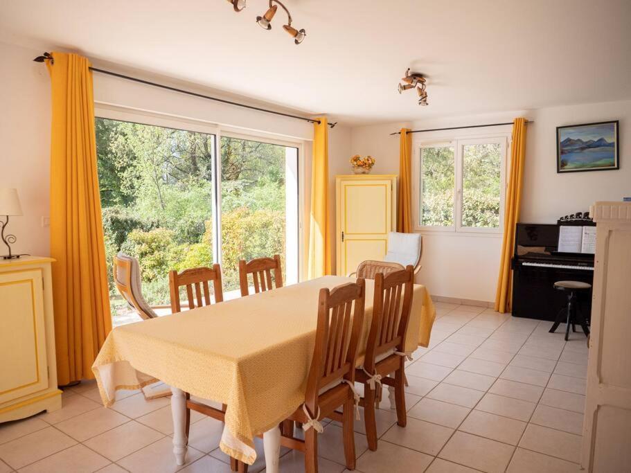 Villa Calme Avec Piscine A Greoux Esterno foto
