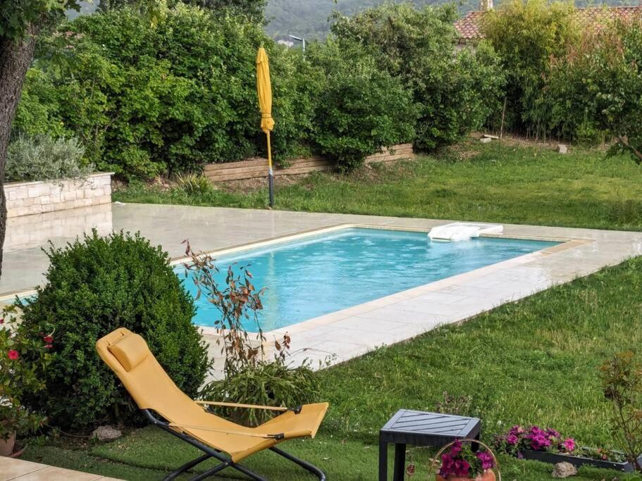 Villa Calme Avec Piscine A Greoux Esterno foto