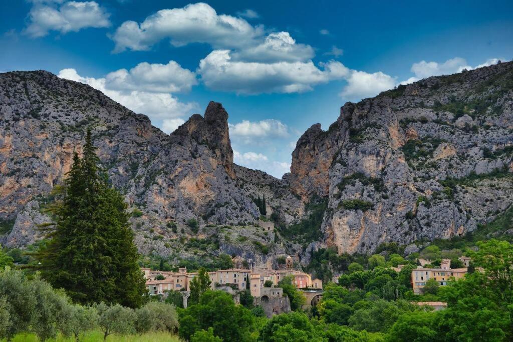 Villa Calme Avec Piscine A Greoux Esterno foto